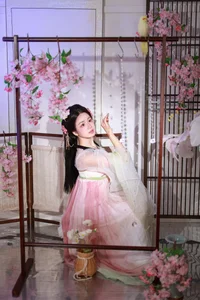 YiTuYu Art Language Vol.6862: Featuring the Graceful Xiao Du Tong Xue - image 4