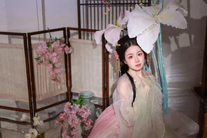 YiTuYu Art Language Vol.6862: Featuring the Graceful Xiao Du Tong Xue - image 14