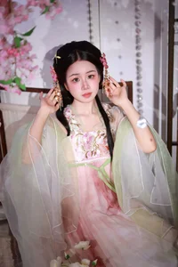 YiTuYu Art Language Vol.6862: Featuring the Graceful Xiao Du Tong Xue - image 2