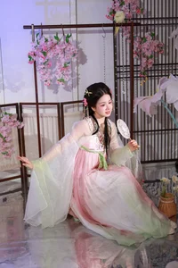 YiTuYu Art Language Vol.6862: Featuring the Graceful Xiao Du Tong Xue - image 3