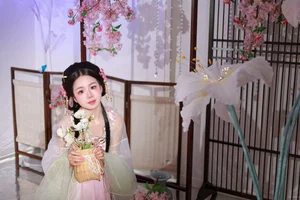 YiTuYu Art Language Vol.6862: Featuring the Graceful Xiao Du Tong Xue - image 12