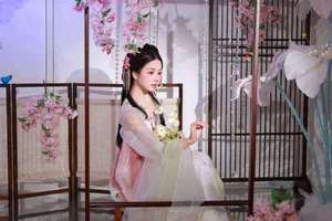 YiTuYu Art Language Vol.6862: Featuring the Graceful Xiao Du Tong Xue - image 26