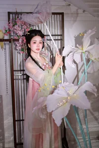 YiTuYu Art Language Vol.6862: Featuring the Graceful Xiao Du Tong Xue - image 13