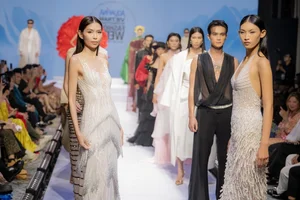 Anh Thu Steals the Spotlight at Vietnam Fashion Week Launch with Bold Style - image 4