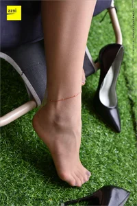 Elegant Mid-Calf Hosiery Collection Featuring Hua Hua - IESS SiZuBianDang 214 - image 15