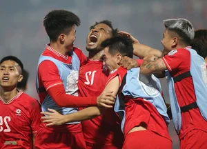 Vietnam National Team Triumphs Over Thailand: A Gallery of Iconic Match Highlights - image 8