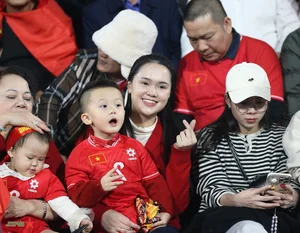 Vietnam National Team Triumphs Over Thailand: A Gallery of Iconic Match Highlights - image 15