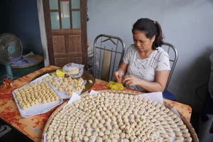 The 30-Year Legacy of Hue's Royal Cake Shop: A Culinary Journey - image 1
