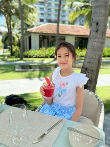 The Growing Beauty and Designer Fashion of Ha Kieu Anh's Daughter Vivian - image 3