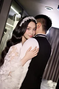 Stunning Wedding Photos of Miss Ethnic Vietnam Nông Thúy Hằng: A Celebration of Love and Elegance - image 2