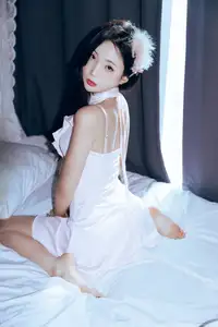 Hanseul Black Swan: Discover Pure Beauty and Enigmatic Charm in This Exclusive Collection (59P) - image 5