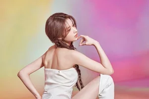 Stunning Visuals and Style Inspiration: Exploring the Elegant Aesthetic of K-Pop Fashion Icon G-Dragon’s Rumored Girlfriend - image 5