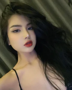 The Stunning Transformation of the Dong Thap Bride: From Viral Wedding to Pageant Queen Beauty - image 2