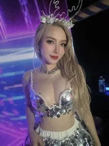 DJ Thao Bebe’s Bold Fashion Evolution: Iconic Stage Looks and Street Style - image 2