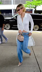 Must-Have Fashion Accessories Trending Right Now for the Modern Wardrobe - image 2