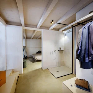 19th-Century Italian Warehouse Transformed into a Modern Light-Filled Luxury Home - image 13