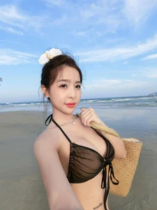 Tammy Pham Stuns in Form-Fitting Outfits Highlighting Her Stunning Figure and Modern Style - image 7
