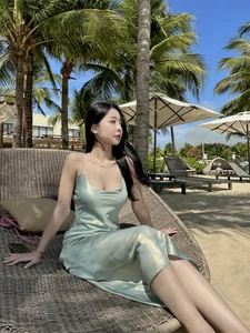 Tammy Pham Stuns in Form-Fitting Outfits Highlighting Her Stunning Figure and Modern Style - image 0