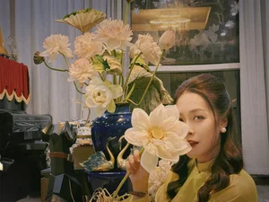 Inside Editor Hoang Trang’s Dreamy Home Filled with Beautiful Lotus Blossoms - image 10