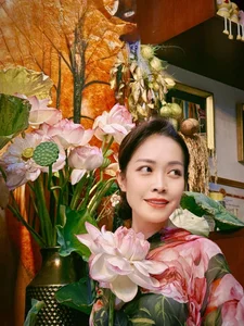 Inside Editor Hoang Trang’s Dreamy Home Filled with Beautiful Lotus Blossoms - image 3