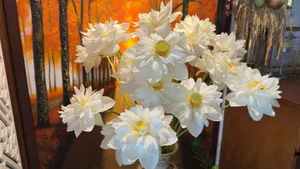 Inside Editor Hoang Trang’s Dreamy Home Filled with Beautiful Lotus Blossoms - image 12