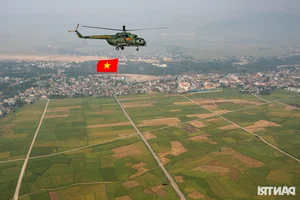 Vietnam Air Force Helicopter Flyover Commemorates Historic Dien Bien Phu Victory - image 7