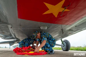 Vietnam Air Force Helicopter Flyover Commemorates Historic Dien Bien Phu Victory - image 10