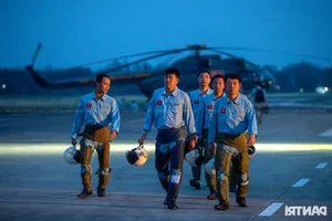 Vietnam Air Force Helicopter Flyover Commemorates Historic Dien Bien Phu Victory - image 14