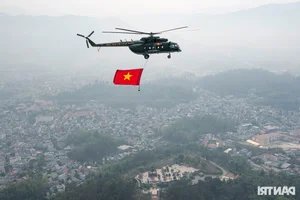 Vietnam Air Force Helicopter Flyover Commemorates Historic Dien Bien Phu Victory - image 4