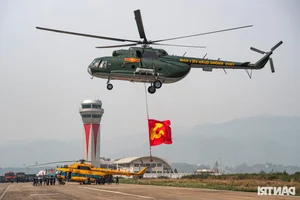 Vietnam Air Force Helicopter Flyover Commemorates Historic Dien Bien Phu Victory - image 2