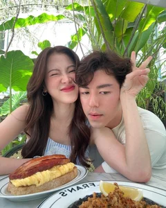 Top Thai Actresses and Their Romantic Relationships: Heartwarming Moments of Celebrity Couples - image 8