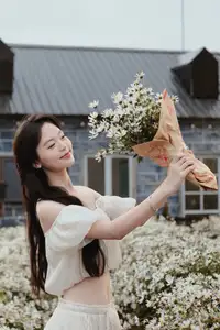 VGU No.166: Gentle Youthful Beauty A Pure Smile Adorned with a Daisy Discover Her Enchanting Charm - image 1