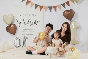 Vietnamese Celebrity Spotlight: Miss Ha Kieu Anh Celebrates Elegant Birthday Milestone - image 2