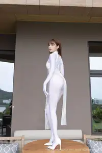 XiuRen No.10704: Lu Xuan Xuan Graceful in White, Captivating Elegance That Draws Every Gaze - image 18