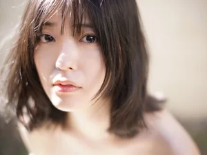 Mio Kudo Early Summer Elegance: A Radiant Photoshoot Capturing Seasonal Vibes - image 5