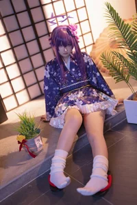 Ethereal New Year Elegance: Lunananya’s Stunning Igusa Haruka Cosplay from Blue Archive - image 16