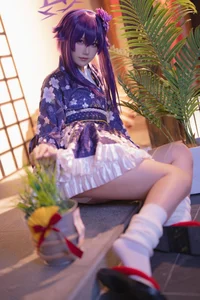 Ethereal New Year Elegance: Lunananya’s Stunning Igusa Haruka Cosplay from Blue Archive - image 10