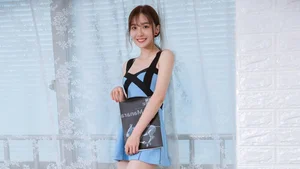 Wan Ping Sweet Blue Theme Leg Model Photography - IESS Lemon Peel - image 1