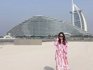 Luxury Dubai Travel Inspiration: A Glamorous Desert Escape and City Tour Featuring Iconic Views of Burj Al Arab and Golden Sand Dunes - image 0