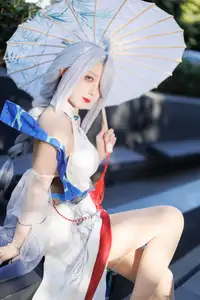 Coser Feng Jiang Jiang V as Shenhe Genshin Impact: Ethereal Beauty in a Captivating Outdoor Shoot - image 0