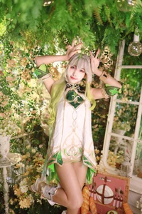 Ethereal Wisdom: Mumu Momo Captures the Divine Essence of Nahida in Stunning Cosplay - image 6