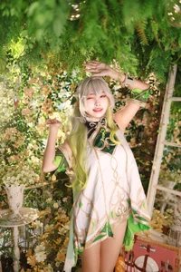 Ethereal Wisdom: Mumu Momo Captures the Divine Essence of Nahida in Stunning Cosplay - image 10