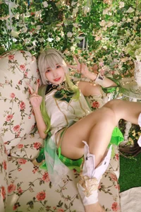 Ethereal Wisdom: Mumu Momo Captures the Divine Essence of Nahida in Stunning Cosplay - image 13