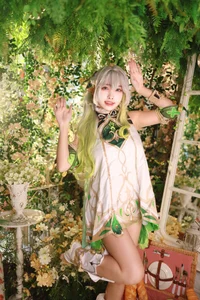 Ethereal Wisdom: Mumu Momo Captures the Divine Essence of Nahida in Stunning Cosplay - image 3