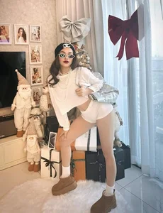 Tra Ngoc Hang’s Style Evolution: Redefining Glamour and Fitness in Fashion - image 0
