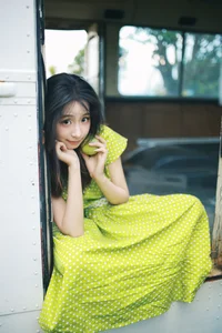 Artistic Portraits in Dali: Xiao U for YiTuYu Art Language Vol.9132 - Vintage Bus Aesthetic - image 3