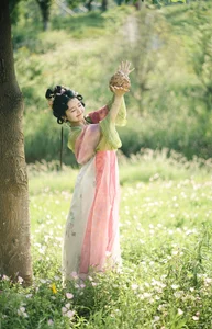 Captivating Visuals in YiTuYu Art Language Vol.7285 Featuring Xiao Yu - image 7
