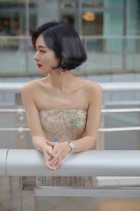 Zhao Liying Stuns in New High-Fashion Gallery Showcasing Timeless Elegance - image 4