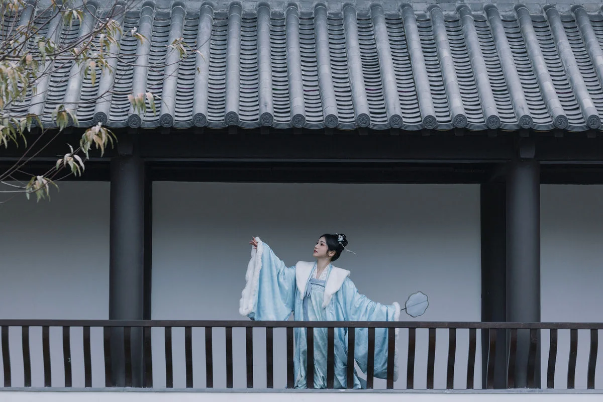 Classic Grace: YiTuYu Art Language Vol.6508 Featuring Yi Xin