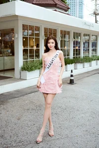 Tuong San's Stunning Bikini Photoshoot: A Blend of Sweetness and Bold Fashion at Age 19 - image 4